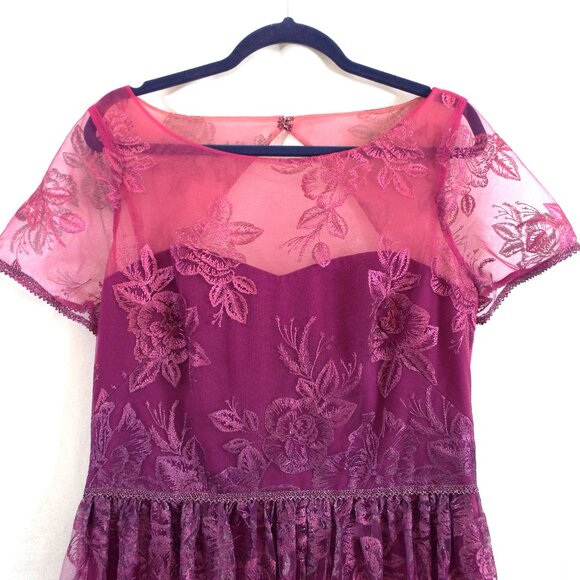 Marchesa Notte Ombre Metallic Embroidered Short Sleeve Illusion Gown Size 14 - Picture 6 of 11